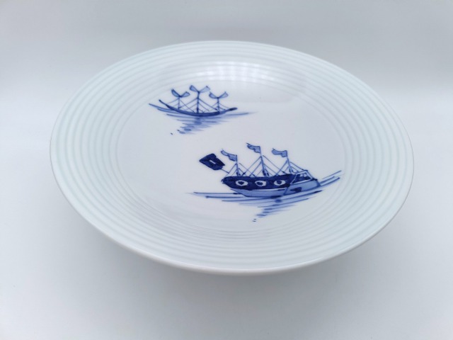 オランダ船と帆船　（線彫）高台皿　しん窯青花　限定商品