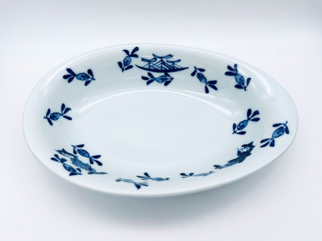 草花異人たまご型カレー皿 しん窯 青花