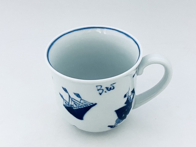 異人づくし反マグカップ しん窯 青花