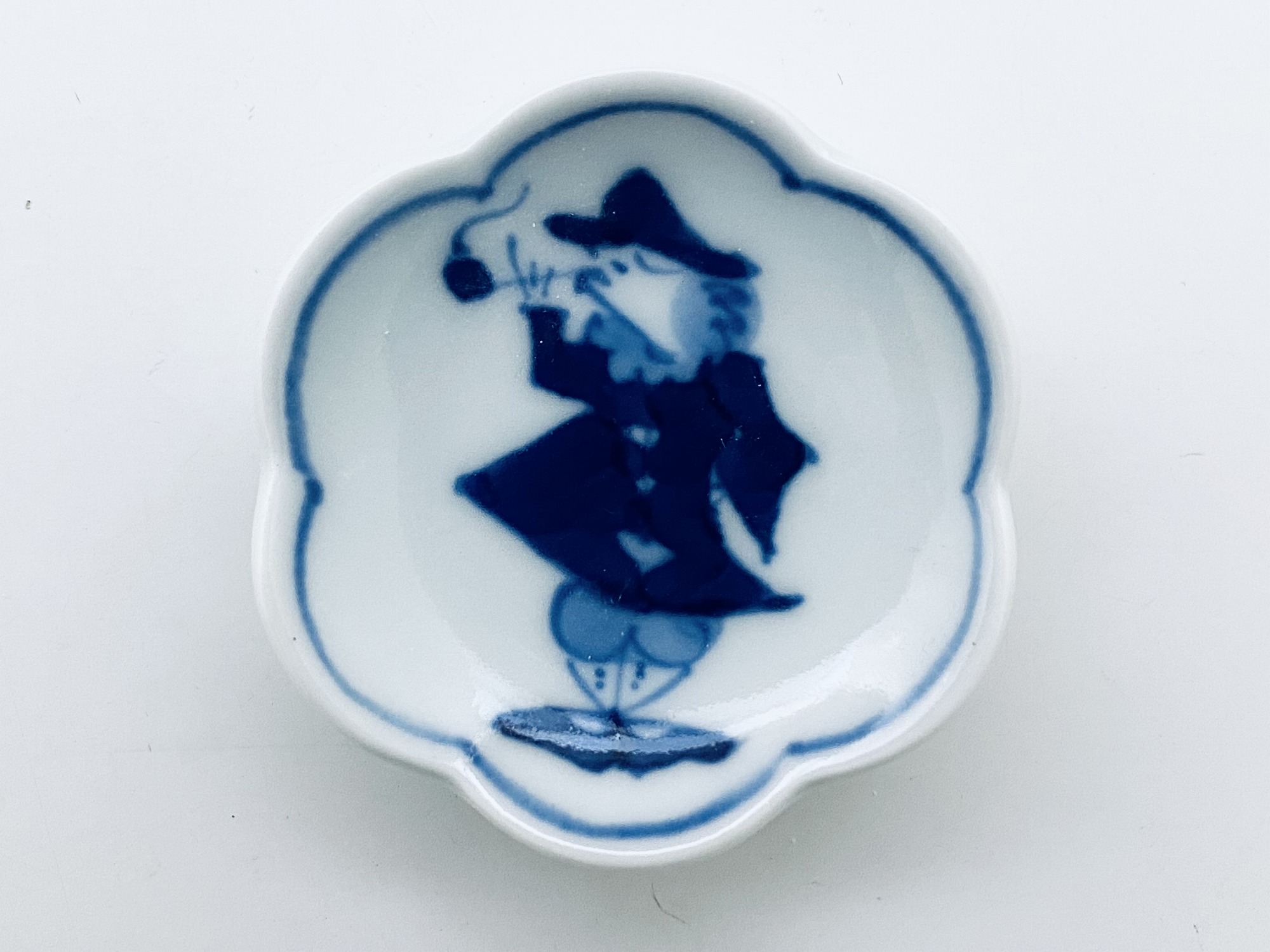 パイプ異人梅型箸置 しん窯 青花