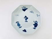 異人づくし 正八角5寸皿 しん窯青花
