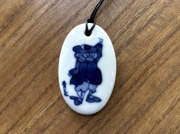 カール紅毛人ペンダント