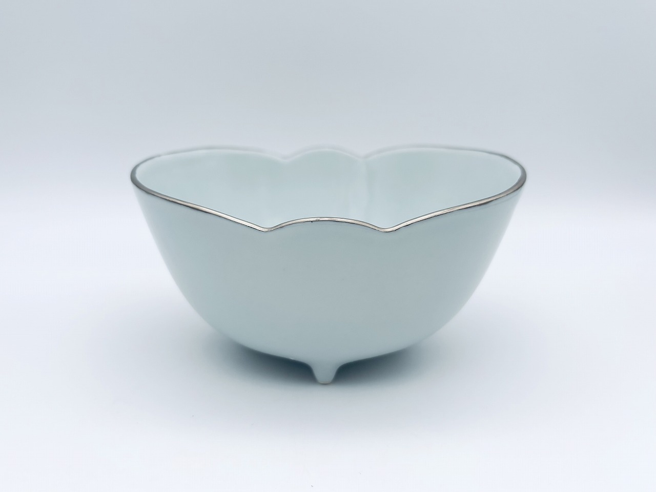 プラチナ三つ足楕円小付 しん窯青花匠