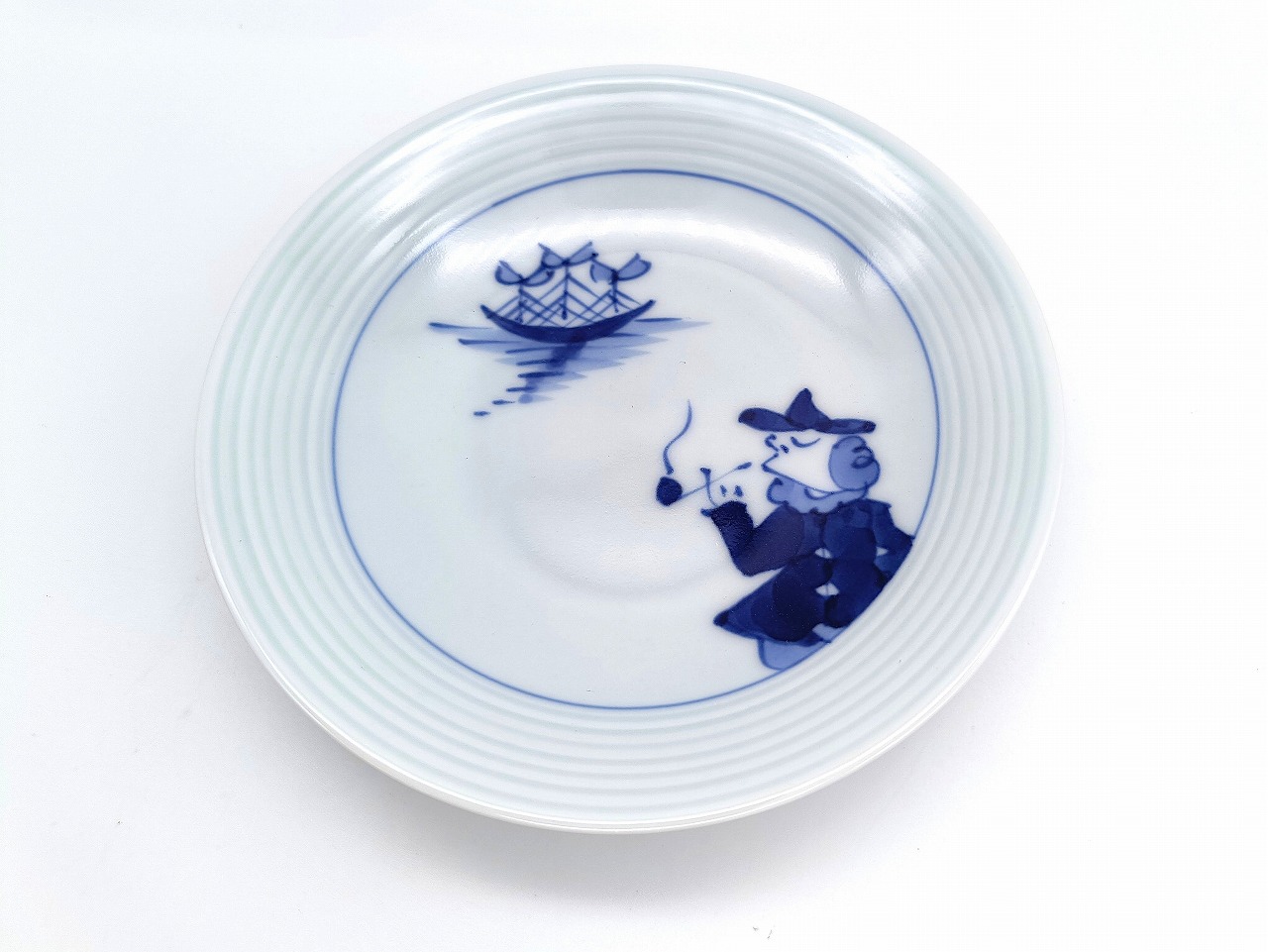 パイプ異人　反5寸皿（線彫）　しん窯青花　限定商品