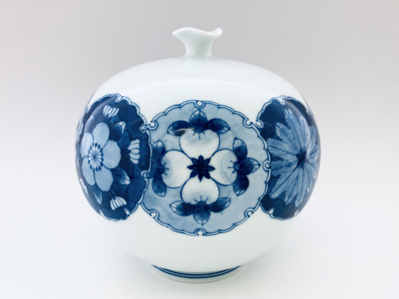 松竹梅に橘文丸壺 青花匠限定商品