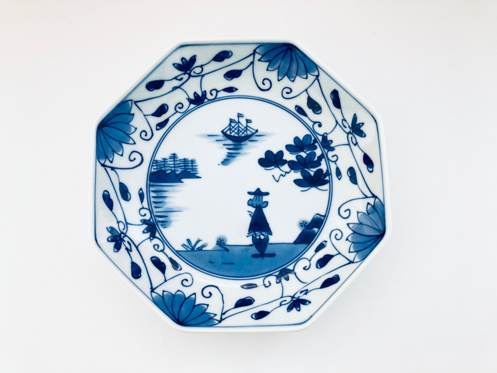 mo後姿正八角６寸皿 しん窯青花