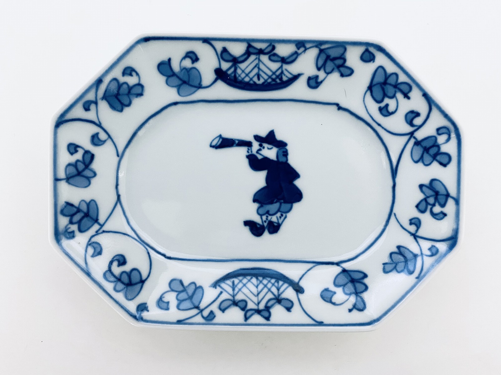 唐草帆船八角長角取皿 しん窯青花