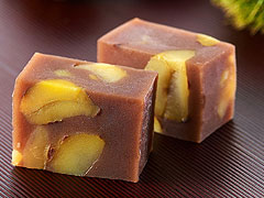 秋の銘菓：こだわりの栗使用！栗蒸し羊羹 【小】