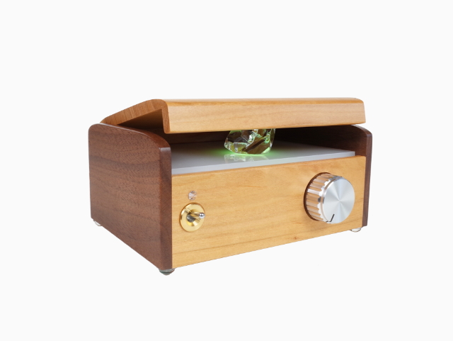 「波動スピーカー オリジナルアンプ W-Amp12」　〜空間より居心地よい環境に整える音のエア・コンディショナー〜　