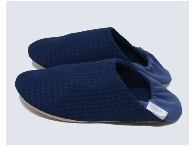 「アルファウェーブ・ルームシューズ」　〜活性光線（遠赤外線）でじんわり暖まる〜