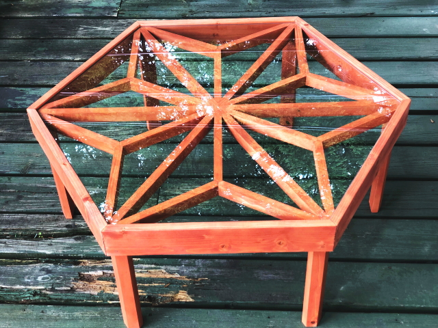 「麻の葉模様　ガラステーブル」　〜現代文化と伝統文化の融合による新たなライフスタイルを提案〜