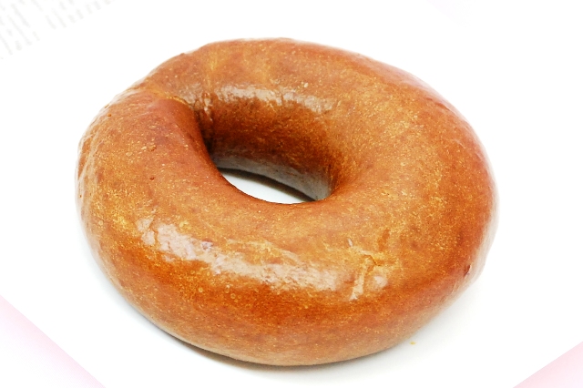 もちもち食感！疲労回復に効果ありの黒糖成分♪黒糖がまるまるベーグルに『黒糖ベーグル』♪