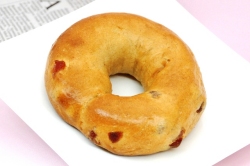 もちもち食感！シナモンとりんごの最強マッチング♪ぶつ切りリンゴがおいしい『アップルシナモンベーグル』♪