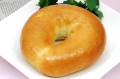 もちもち食感！“ベーグルサンド”など何にでもアレンジ可能な優れもの『プレーンベーグル』♪