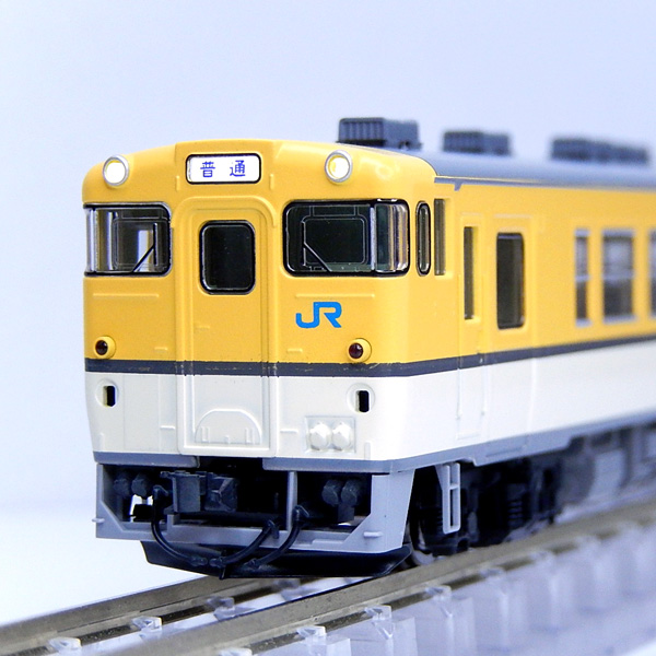 キハ40-2000形ディーゼルカー（広島色）