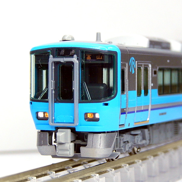 IRいしかわ鉄道521系（藍系）