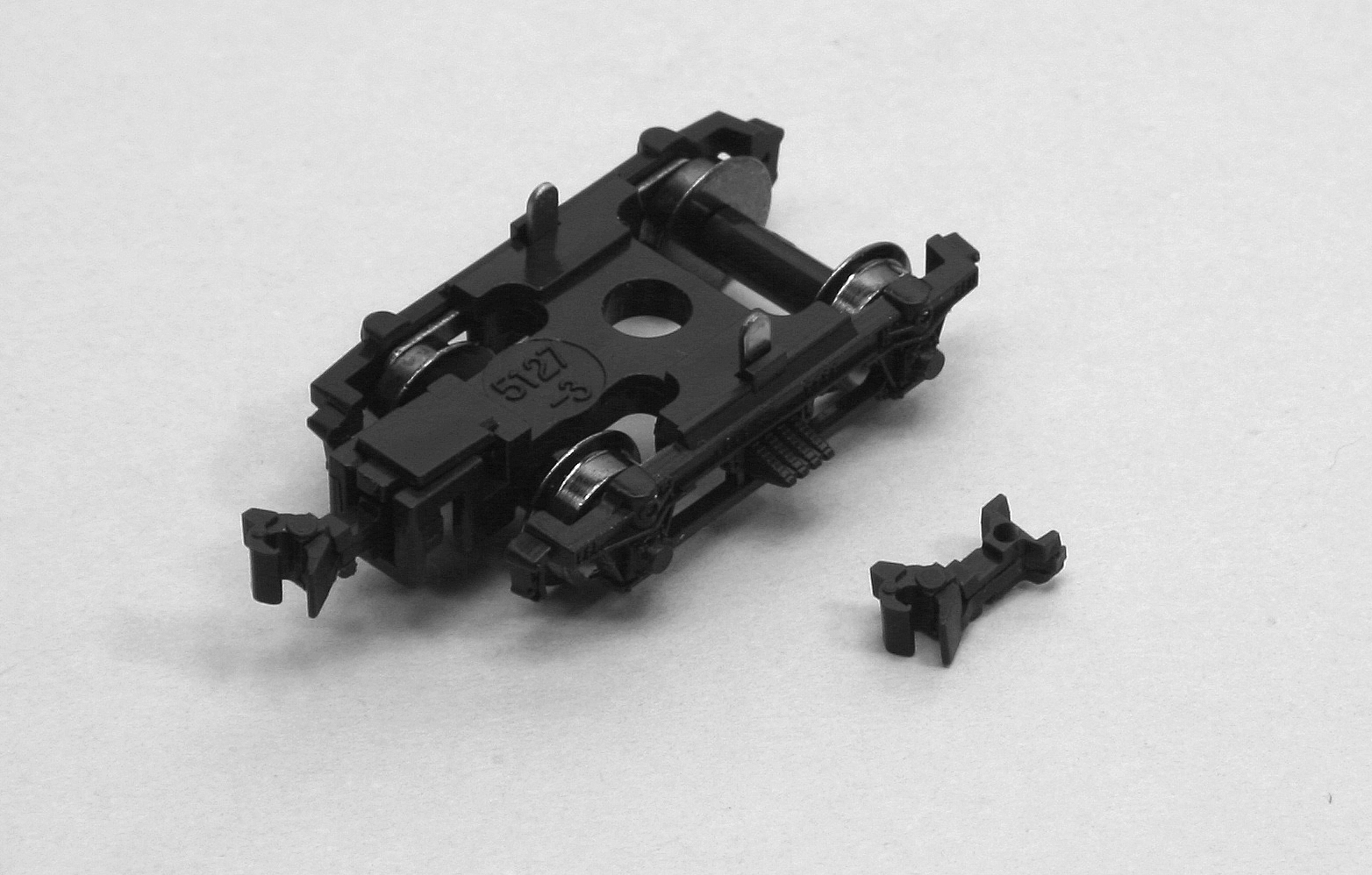 KATO ASSY　Z05-1376/Z05K1376　ナックルカプラー（カプラーポケット用・かもめナックル/EH200ナックル）【メール便可】