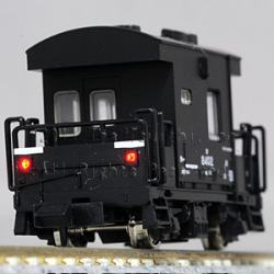 ヨ8000