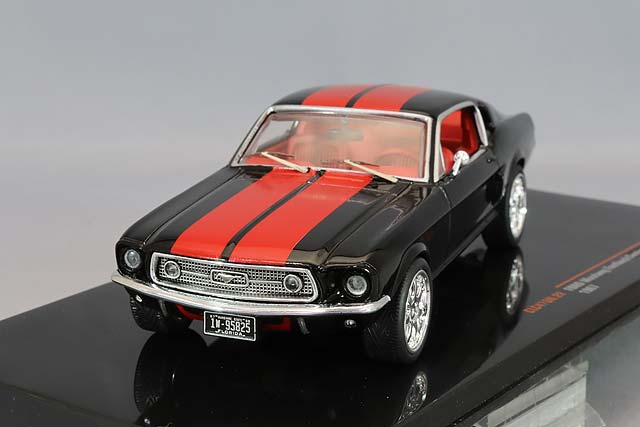 イクソ 1/43 フォード マスタング ファストバック 1967 ブラック/レッド