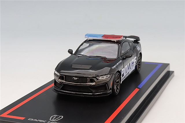 CM64DarkHoPD01.jpg