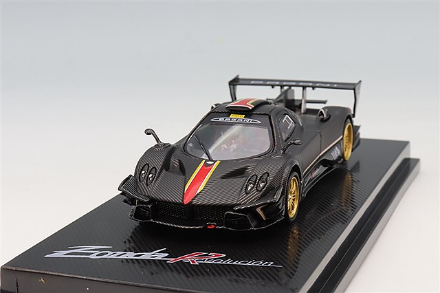 CM64Revoluci12.jpg