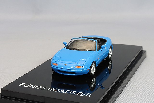 ホビージャパン 1/64 ユーノスロードスター (NA6CE) トノカバー付 マリーナブルー