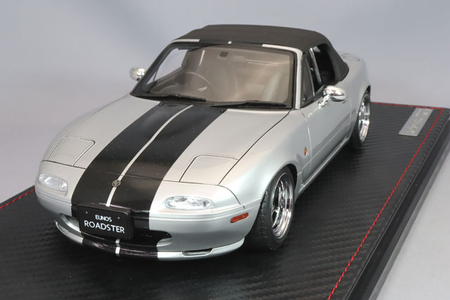 海外並行品 イグニッションモデル 1/18 ユーノス ロードスター (NA) シルバー NA6CEエンジン付