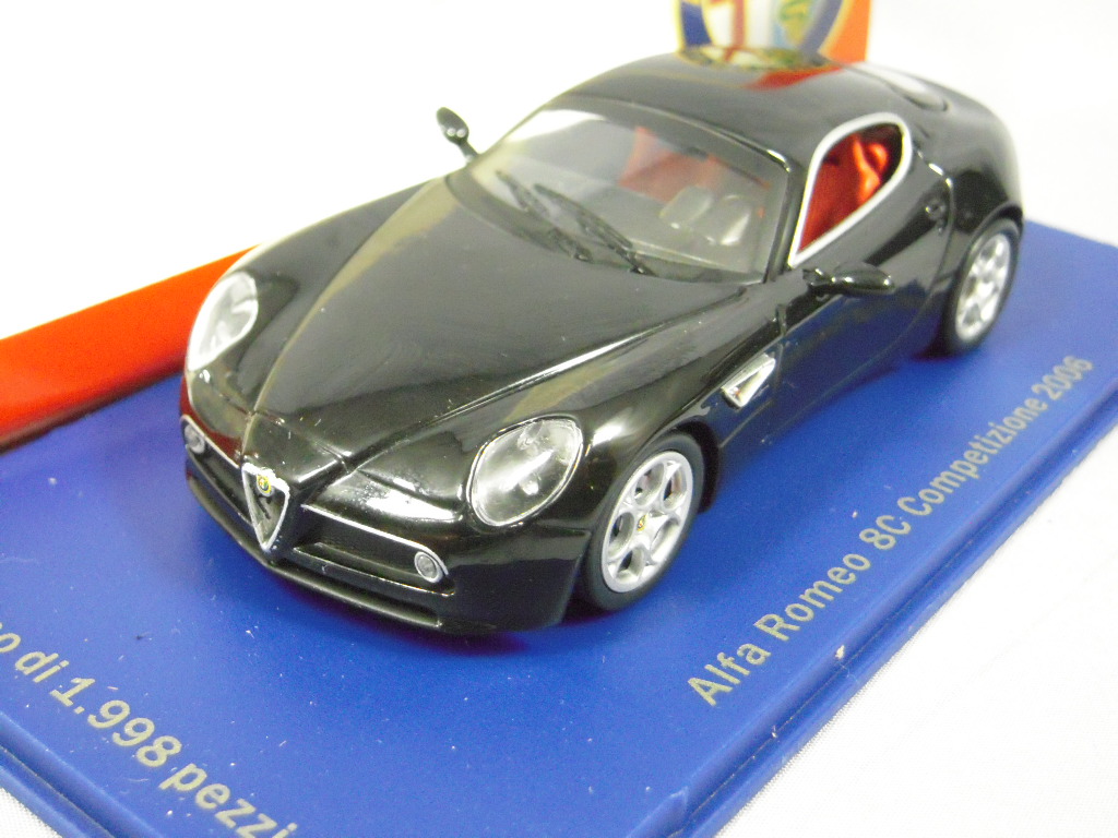 ・M4 1/43 アルファロメオ 8C コンペツィオーネ 2006