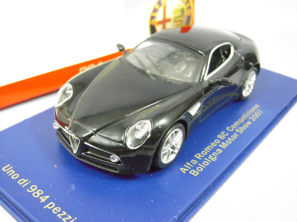 ・M4 1/43 アルファロメオ 8C コンペツィオーネ ボローニャモーターショー2007