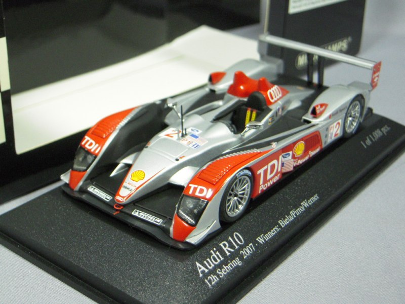 ・ミニチャンプス 1/43 アウディ R10 ＃2 セブリング2007 ウィナー