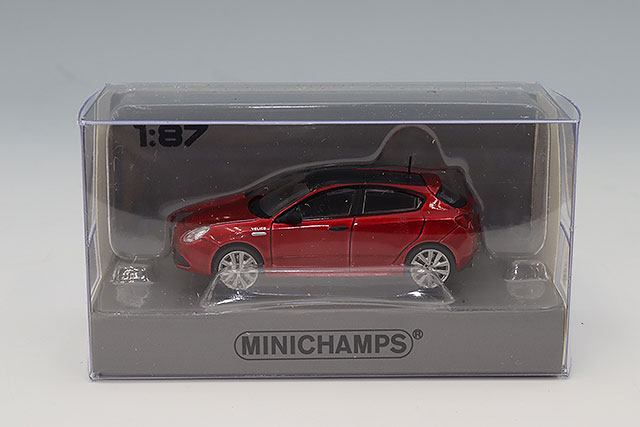 MC870120005.jpg