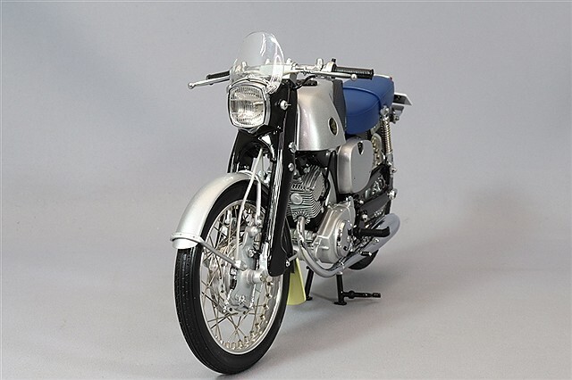 EBBRO CB92 モデル Amazon | エブロ ホンダ CB92 ブルー (1/10 ダイキャスト 10022