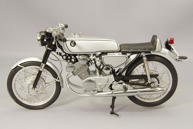 価格変更 1/10 エブロ ホンダ CR93 street 絶版未展示品 価格変更 1/10 エブロ ホンダ CR93 street 絶版未展示品 - メルカリ