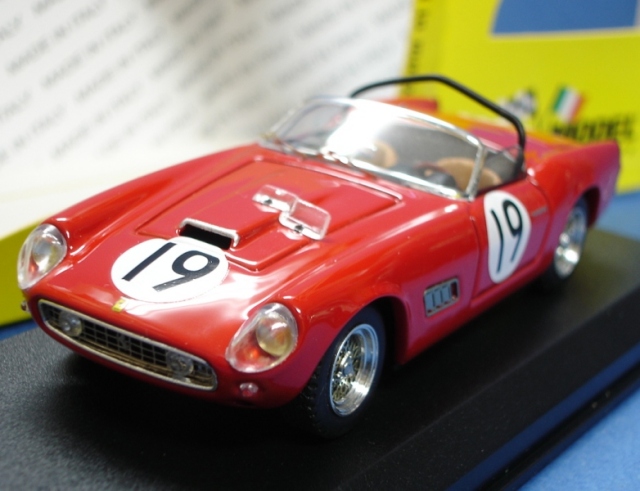 AMR (1/43) フェラーリ 250GT California AMR - Limited Edition Ferrari 1961 250 GT LWB #18 - Le Mans