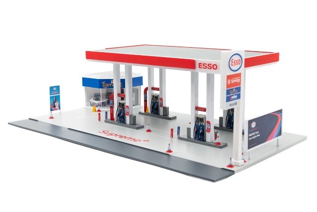 ガソリンスタンド模型 約30cm TINY(タイニー) Tiny City (プラスチック製) Bd30 ESSO ガソリン