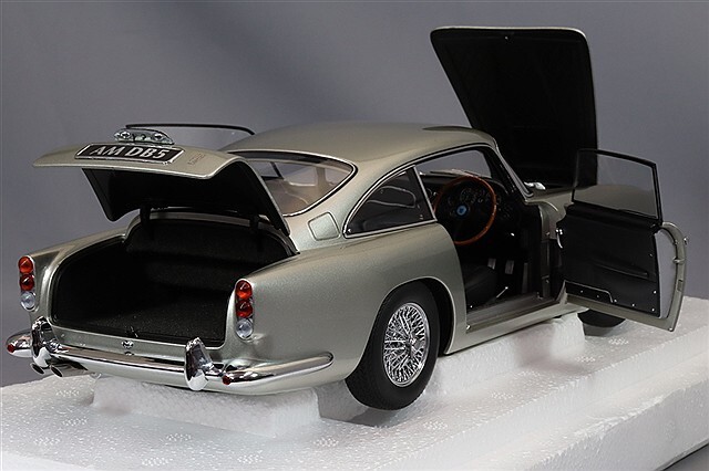 オートアート コンポジット 1/18 アストンマーティン DB5