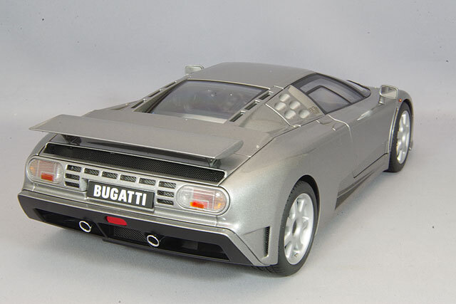 オートアート コンポジット 1/18 ブガッティ EB110 SS シルバーメタリック