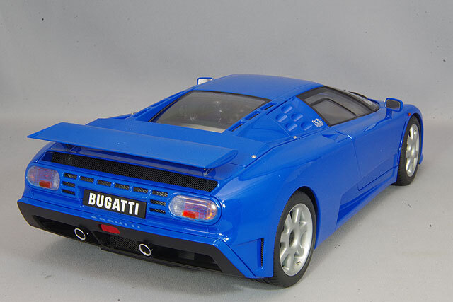 オートアート コンポジット 1/18 ブガッティ EB110 SS フレンチ