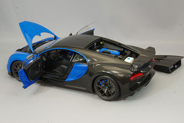 オートアート コンポジット 1/18 ブガッティ シロン スポーツ 2019