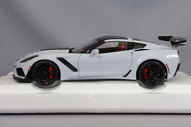 AUTOart 1/18 シボレー コルベット C6 コンバーチブル Amazon.co.jp: オートアート 1/18 シボレー コルベットC6