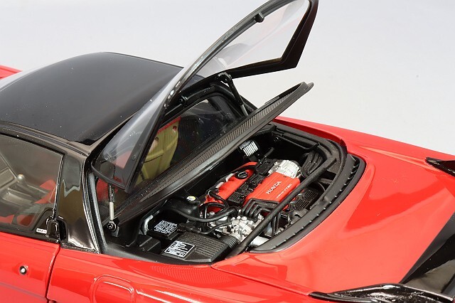 オートアート コンポジット 1/18 ホンダ NSX-R (NA2) ニュー