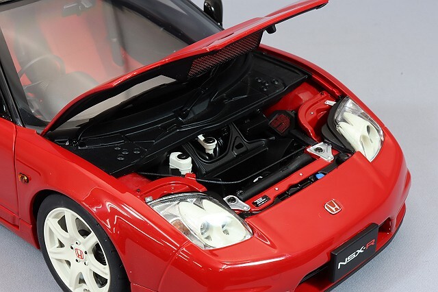 オートアート コンポジット 1/18 ホンダ NSX-R (NA2) ニュー