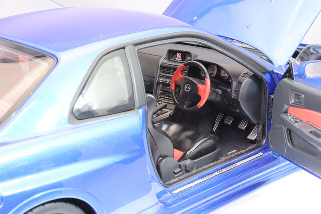 オートアート コンポジット 1/18 ニスモ R34 GT-R Z-tune