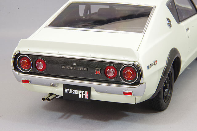オートアート コンポジット 1/18 日産 スカイライン 2000 GT-R
