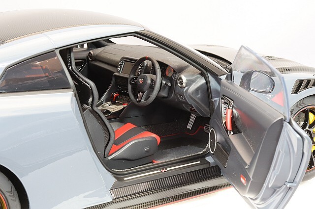 箱傷みセール 】オートアート コンポジット 1/18 日産 GT-R (R35