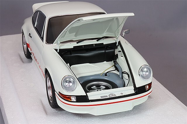 オートアート 1/18 ポルシェ 911 カレラ 2.7 RS グランプリ