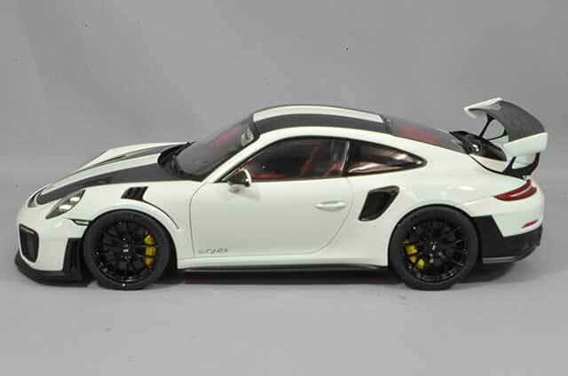 オートアート コンポジット 1/18 ポルシェ 911 （991.2） GT2 RS