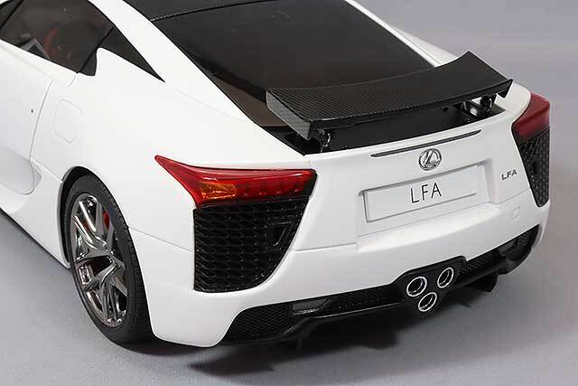 オートアート コンポジット 1/18 レクサス LFA ホワイテスト