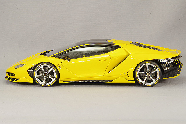 オートアート コンポジット 1/18 ランボルギーニ チェンテナリオ