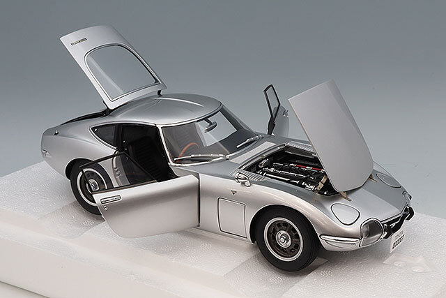 オートアート コンポジット 1/18 トヨタ 2000GT 1967 シルバー